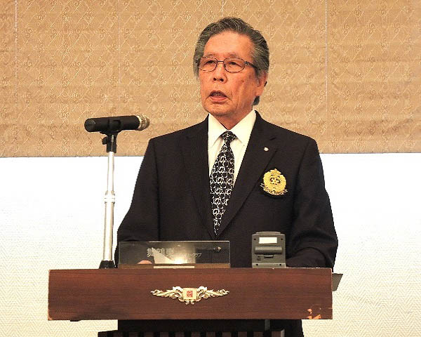 波多野会長よりテーマ発表 波多野会長よりテーマ発表